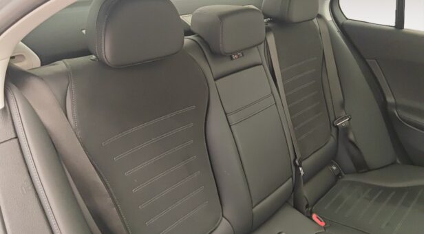 MERCEDES C-CLASS C 220 d AMG LINE