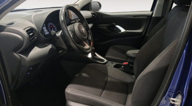 TOYOTA YARIS BERLINA CON PORTON 1.5 VVT-I HEV ACTIVE TECH 116 5p
