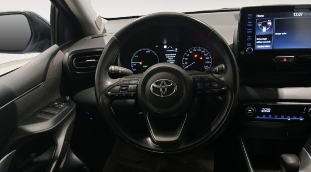 TOYOTA YARIS BERLINA CON PORTON 1.5 VVT-I HEV ACTIVE TECH 116 5p