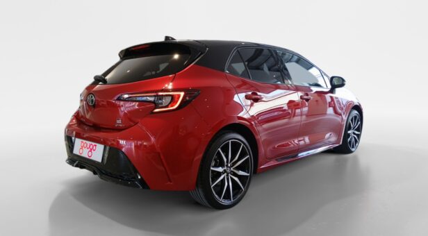 TOYOTA COROLLA BERLINA CON PORTON 1.8 HYBRID GR-SPORT E-CVT 140 5p TOYOTA COROLLA BERLINA CON PORTON 1.8 HYBRID GR-SPORT E-CVT 140 5p
