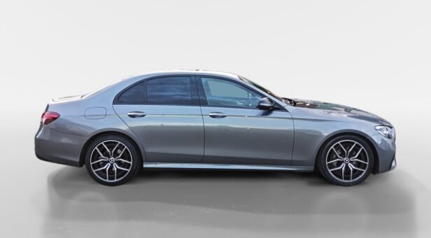 MERCEDES E-CLASS E 220 d AMG LINE