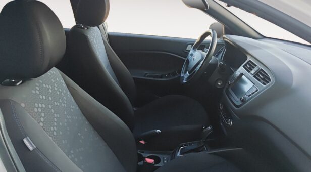 HYUNDAI I20 BERLINA CON PORTON 1.0 TGDI 74KW TECNO LE 2C 100 5p HYUNDAI I20 BERLINA CON PORTON 1.0 TGDI 74KW TECNO LE 2C 100 5p