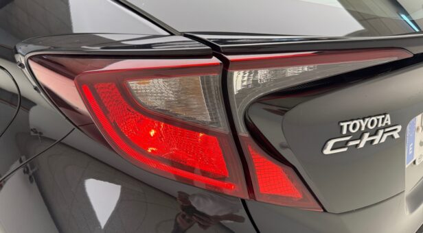 TOYOTA C-HR BERLINA CON PORTON 1.8 VVT-I HYBRID ACTIVE AUTO 122 5p