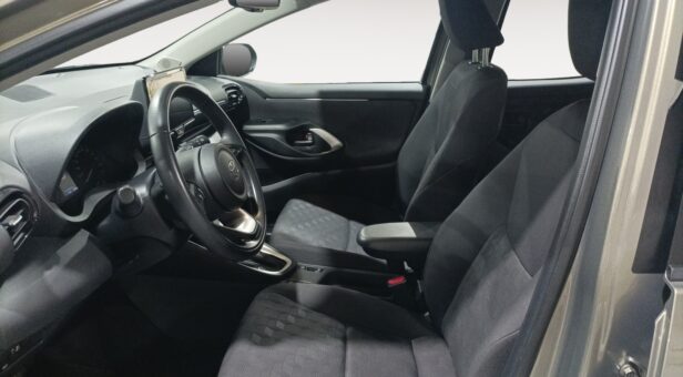 TOYOTA YARIS BERLINA CON PORTON 1.5 VVT-I HEV ACTIVE PLUS 116 5p