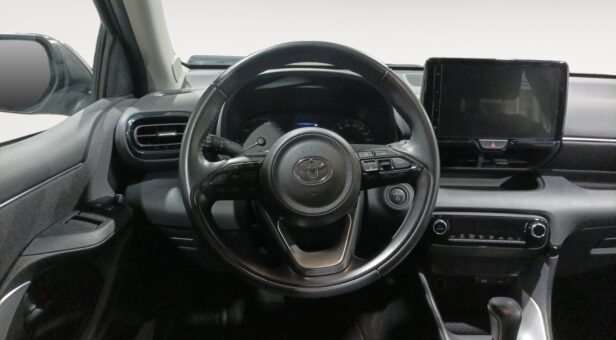 TOYOTA YARIS BERLINA CON PORTON 1.5 VVT-I HEV ACTIVE PLUS 116 5p