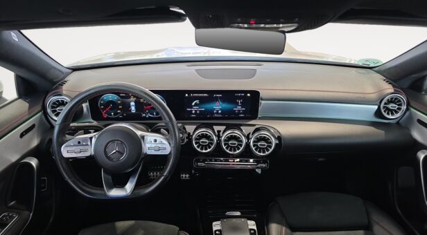 MERCEDES CLA SEDAN 1.3 CLA 180 136 4p