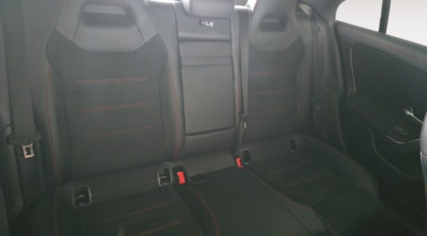 MERCEDES CLA SEDAN 1.3 CLA 180 136 4p