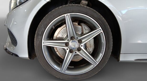 MERCEDES C-CLASS C 220 d BLUETEC AMG LINE