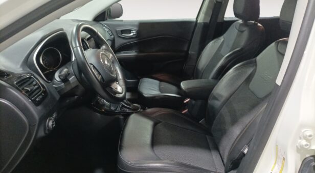 JEEP COMPASS TODOTERRENO 2.0 MJET 103KW LIMITED 4WD ATX 140 5p JEEP COMPASS TODOTERRENO 2.0 MJET 103KW LIMITED 4WD ATX 140 5p