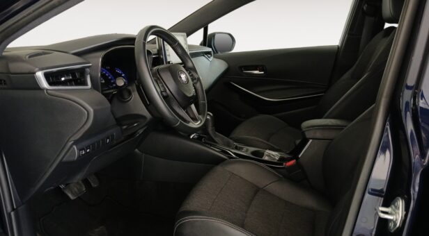 TOYOTA COROLLA COROLLA BERLINA CON PORTON 2.0 HYBRID STYLE E-CVT 180 5p