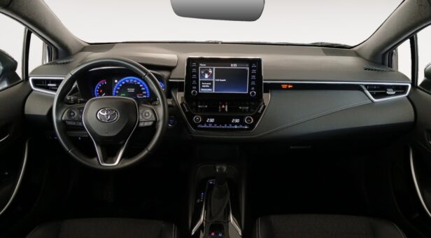 TOYOTA COROLLA COROLLA BERLINA CON PORTON 2.0 HYBRID STYLE E-CVT 180 5p