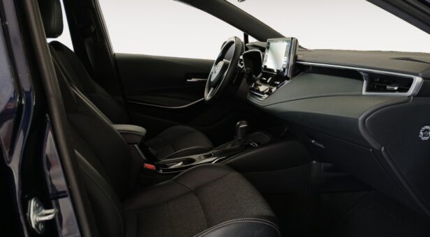 TOYOTA COROLLA COROLLA BERLINA CON PORTON 2.0 HYBRID STYLE E-CVT 180 5p