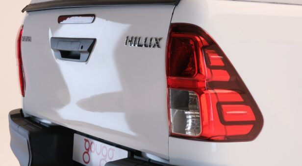 TOYOTA HILUX PICKUP 2.5 D-4D DOUBLE CAB GX AC 4WD 144 4p