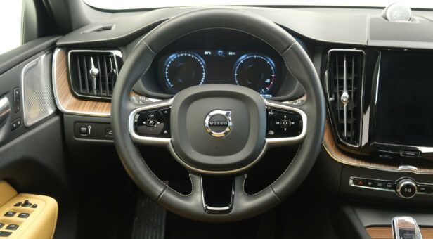 VOLVO XC60 TODOTERRENO 2.0 D B4 INSCRIPTION AUTO 4WD 197 5p