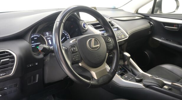 LEXUS NX 300h EXECUTIVE TECNO 4WD AUTO 2.5 197 5p