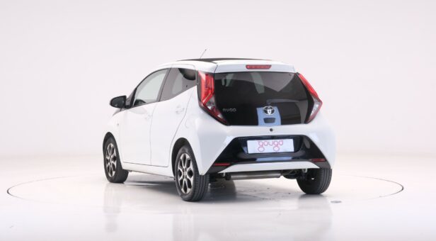 TOYOTA AYGO MINICOCHE 1.0 VVT-I X-PLAY 72 5p