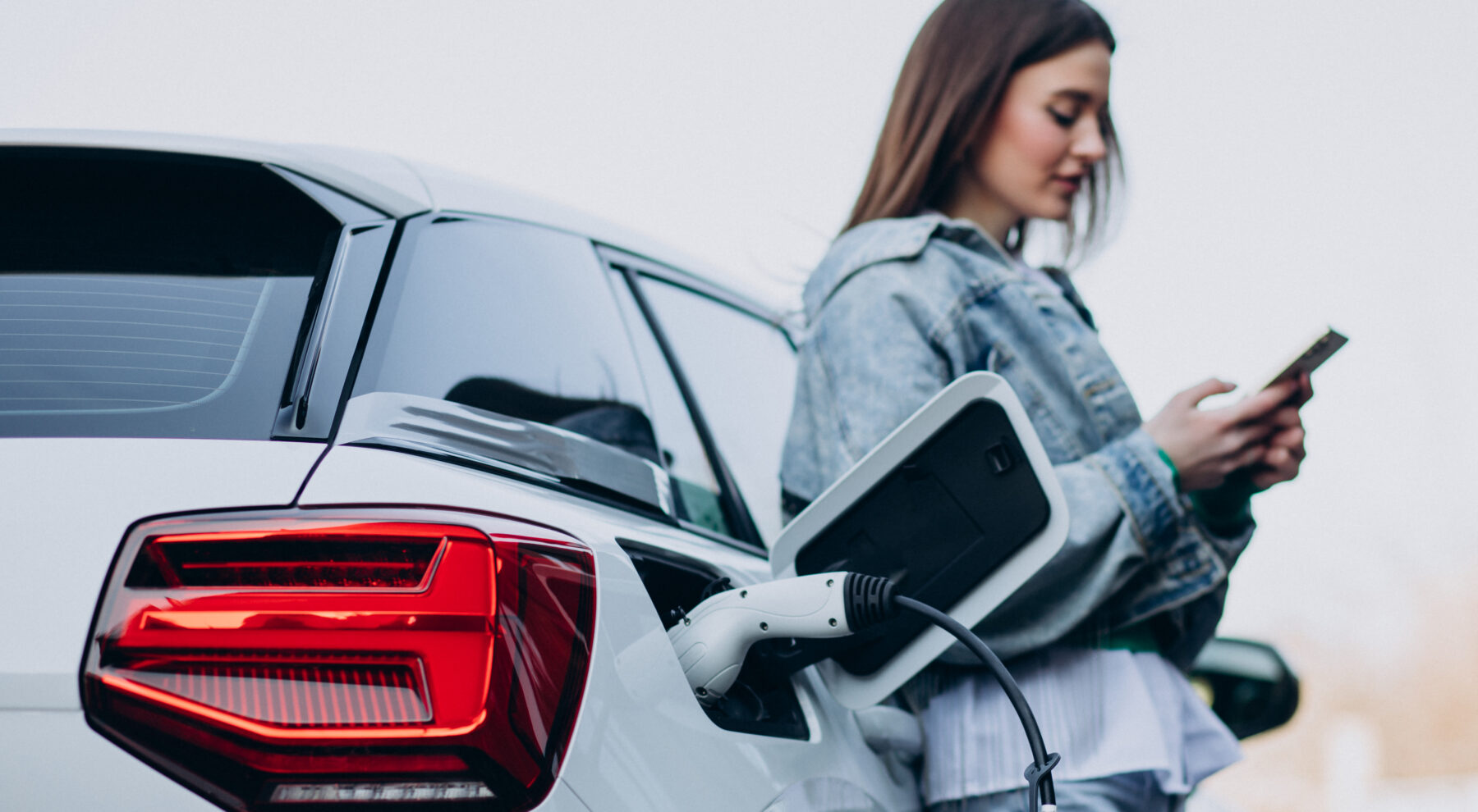 ¿Cuánto es la duración de la batería de un coche eléctrico? | Gougo