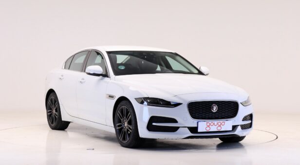 JAGUAR XE SEDAN 2.0D 132KW R-SPORT AUTO 180 4p