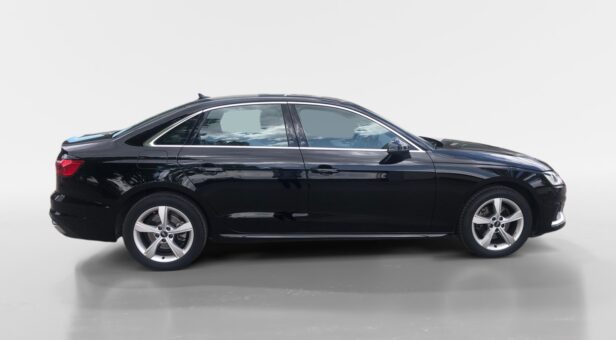 AUDI A4 FAMILIAR 2.0 30 TDI S TRONIC BLACK LINE AVANT 136 5p