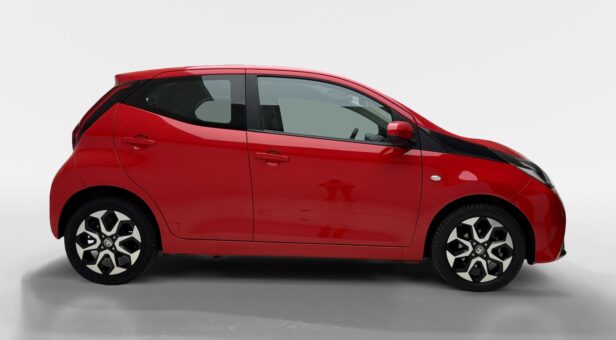 TOYOTA AYGO MINICOCHE 1.0 VVT-I X-PLAY 72 5p