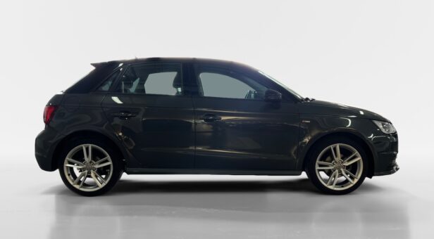 AUDI A1 BERLINA CON PORTON 1.0 TFSI ATTRACTION SPORTBACK 95 5p