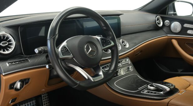 MERCEDES E-CLASS E 220 d COUPE AMG LINE